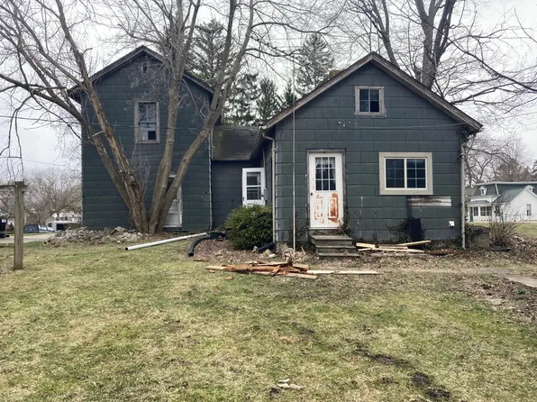324 N 2nd St, Fowlerville, MI 48836