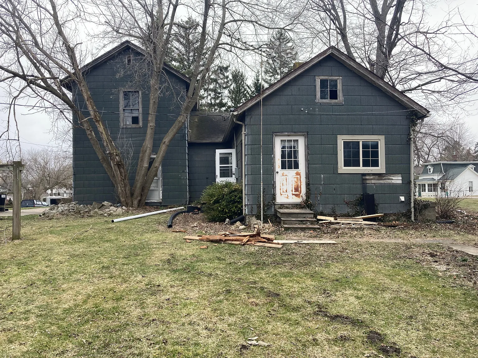 324 N 2nd St photo 1