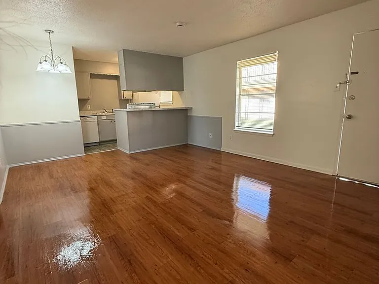 400 Johnson Dr — Photo 18