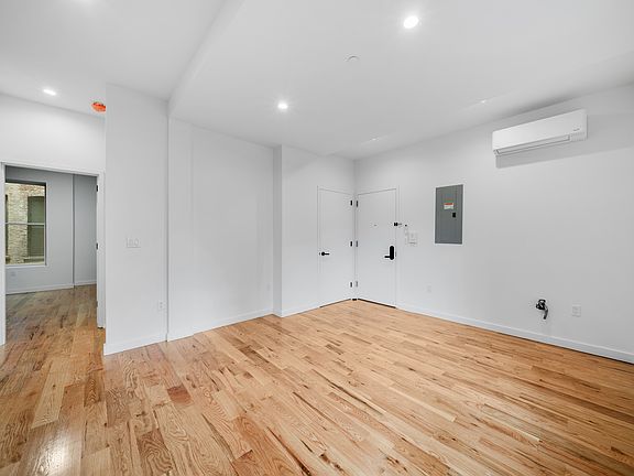 5th image of 284 Suydam St #1F