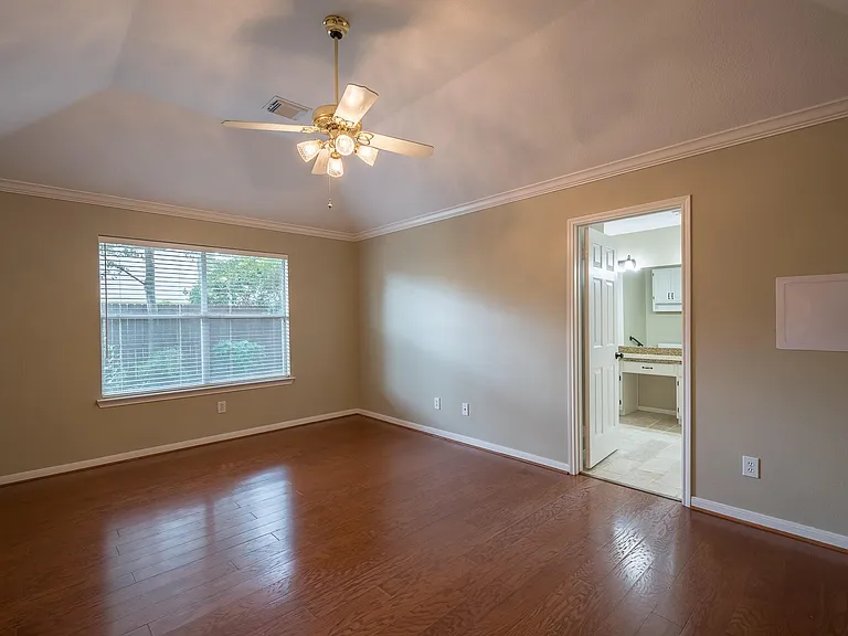 16015 Lausanne Dr — Photo 14