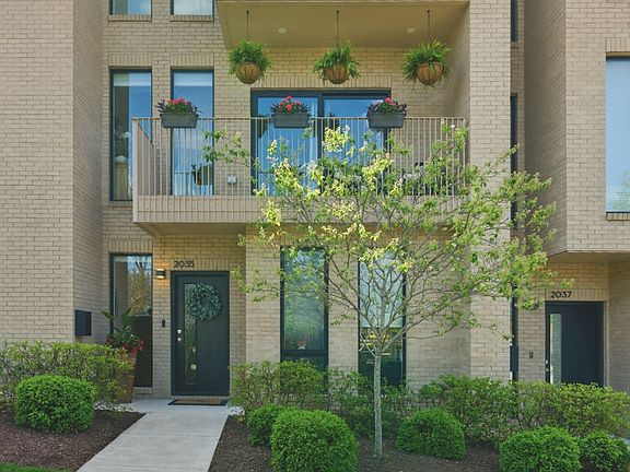 3rd image of 2035 Linden Ave