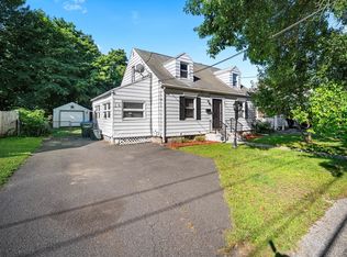 216 Windemere St, Springfield, MA 01104