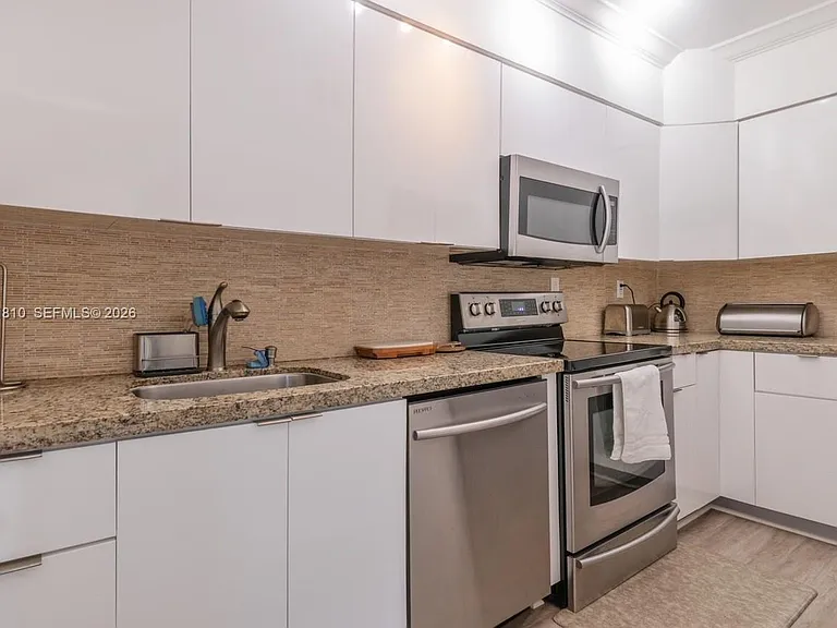 286 Bal Bay Dr #4 — Photo 4