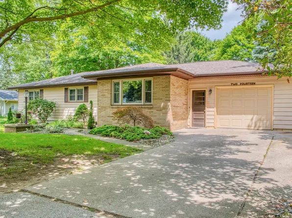 214 Oak St, Corunna, MI 48817