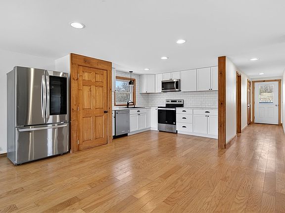 5th image of 999 Salmon Creek Rd