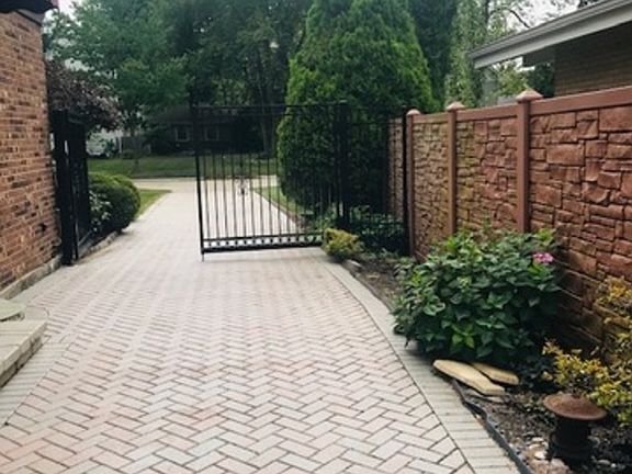 2nd image of 5432 Woodland Ave