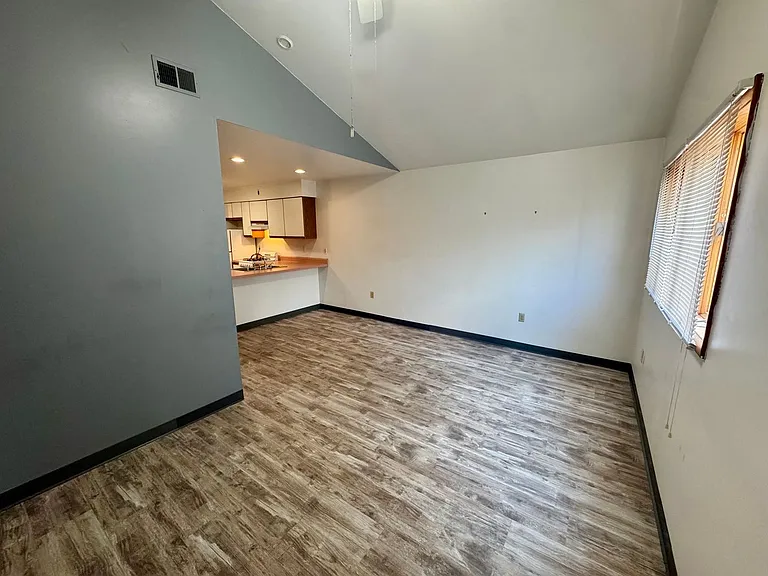 212 Church Street — Photo 34