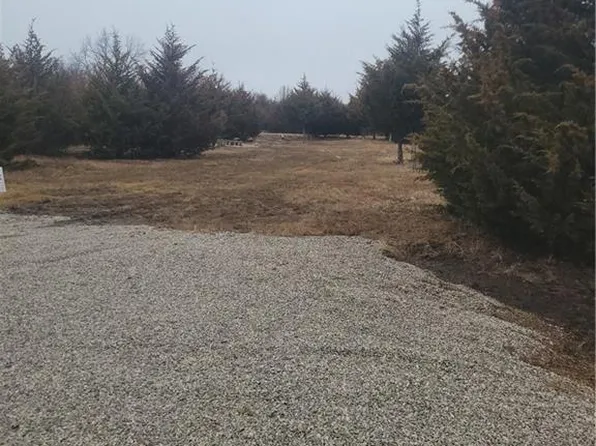29 Yellowstone Dr, Linn Valley, KS 66040