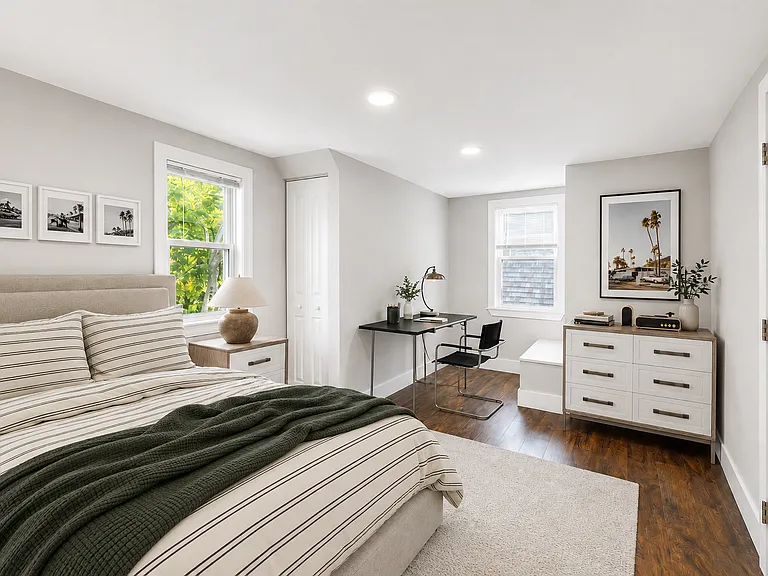 31 Adrian St — Photo 3