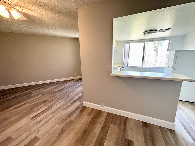 2580 E Tahquitz Canyon Way — Photo 2