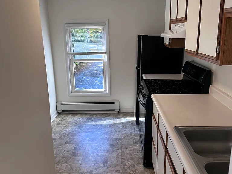 23 Elizabeth St #2 — Photo 9