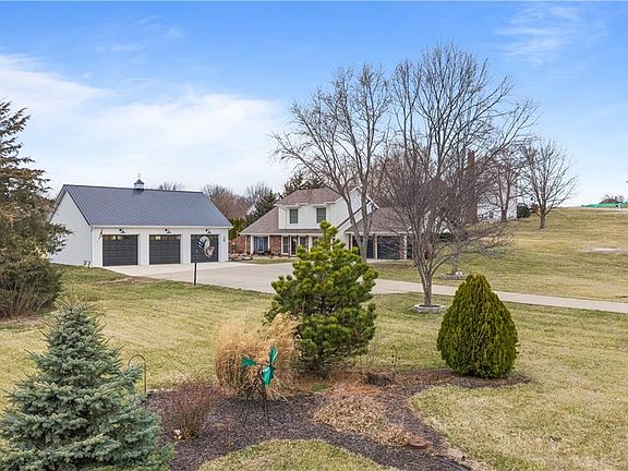 3rd image of 720 Sandpiper St