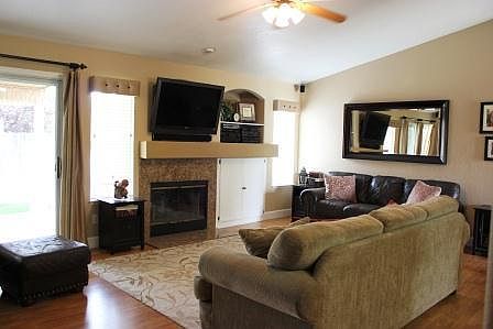 5th image of 5555 Sage Dr