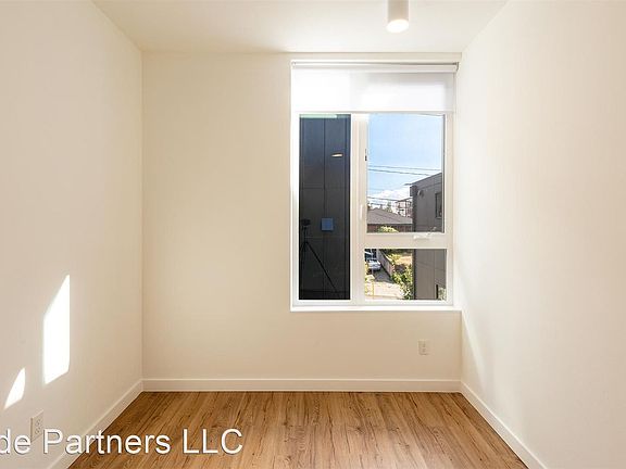 5th image of 2119 13th Ave S #11447646