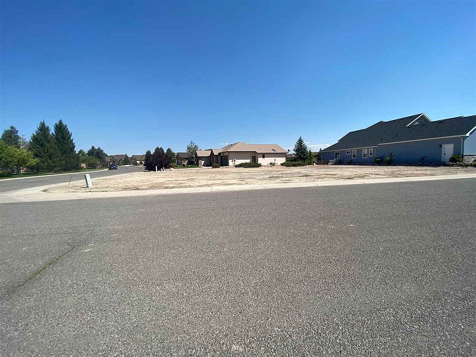 1st image of 494 Cobble Dr