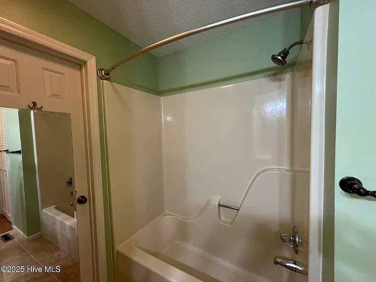 225 E New York Ave — Photo 20