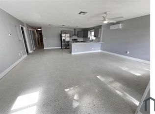 1879 New Hampshire Ave NE #A, Saint Petersburg, FL 33703