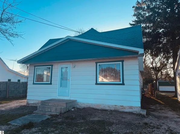 408 N Michigan Ave, Manton, MI 49663