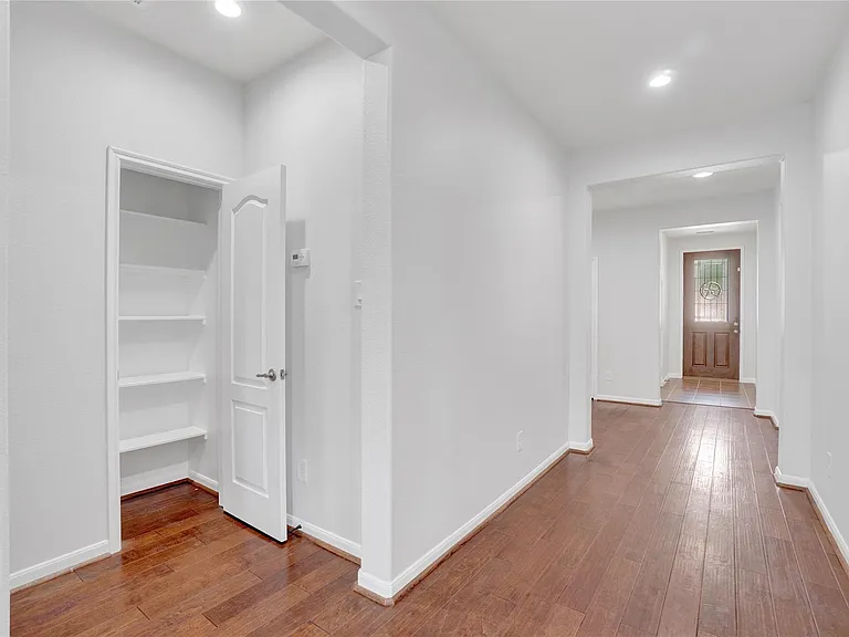 10514 Kentington Oak Dr — Photo 32