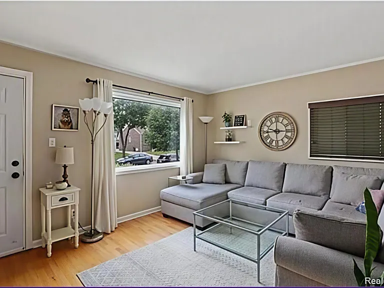 Living Room (facing front door)

*Please note: Home is rented unfurnished*