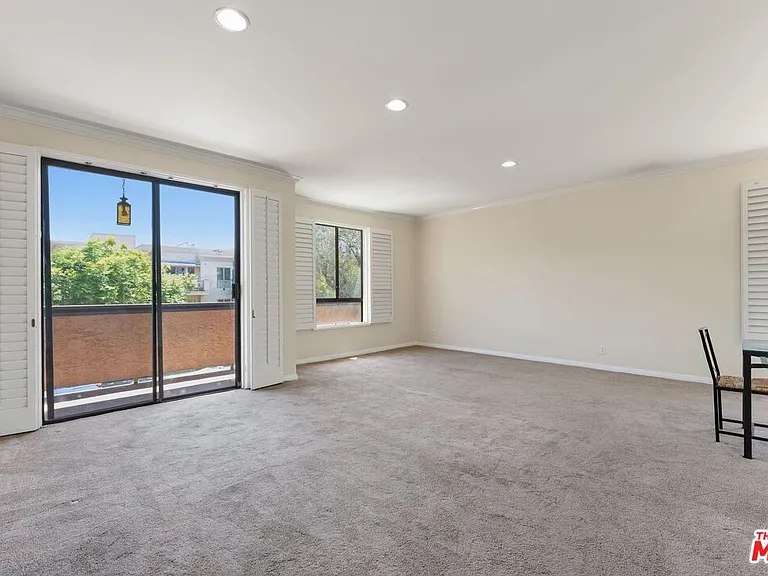 1315 Roxbury Dr #201 — Photo 6