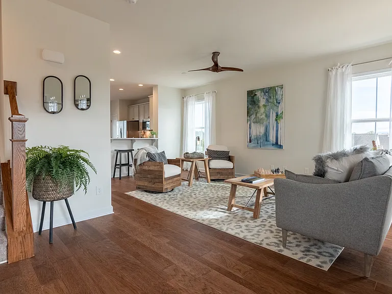 335 John Adams Dr — Photo 16