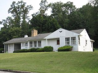 725 Sage Hill Dr, Williamsburg, PA 16693