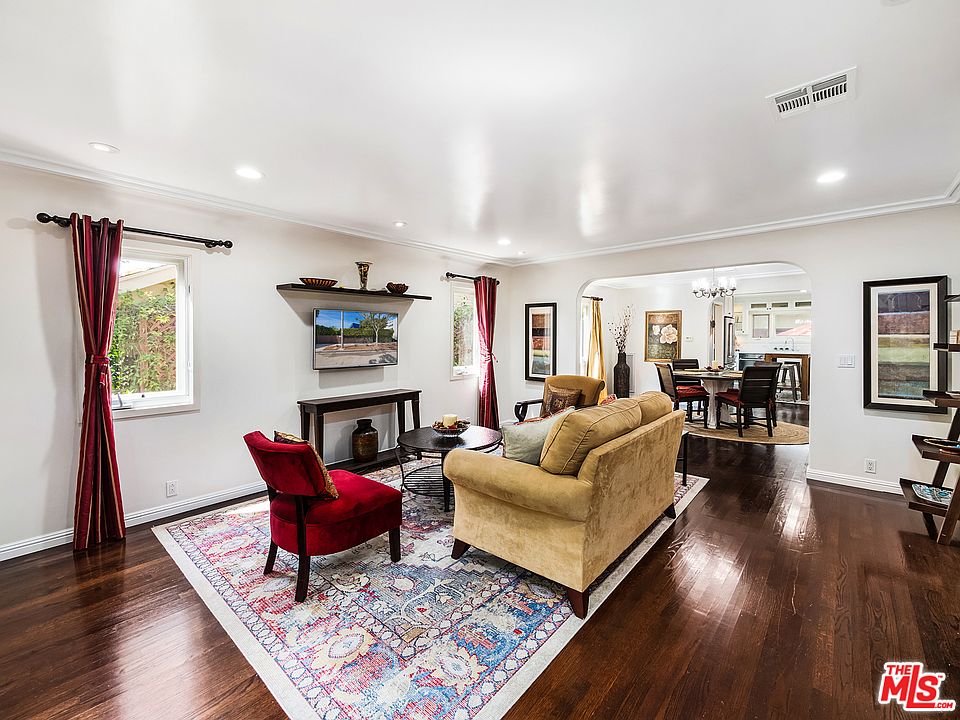 1st image of 617 Huntley Dr