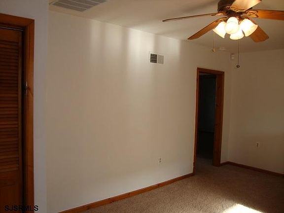 4th image of 542 Franklin Blvd