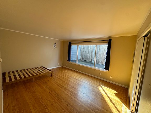 Bedroom/Living Room
