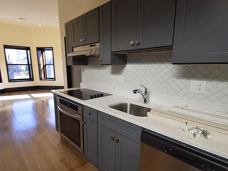 36 Gloucester St #3 — Photo 3