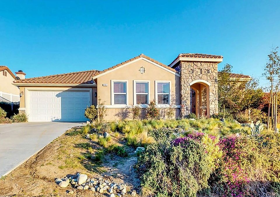 1st image of 6761 N Ofelia Dr
