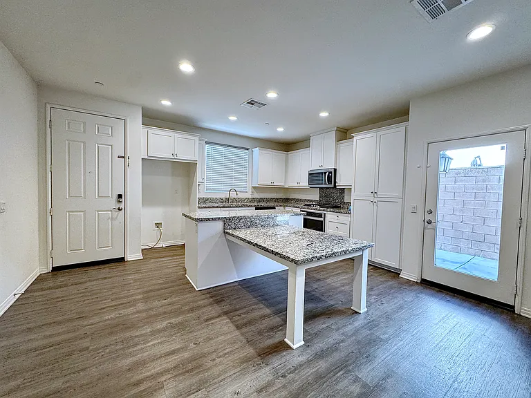 16075 Symphony Ln — Photo 4