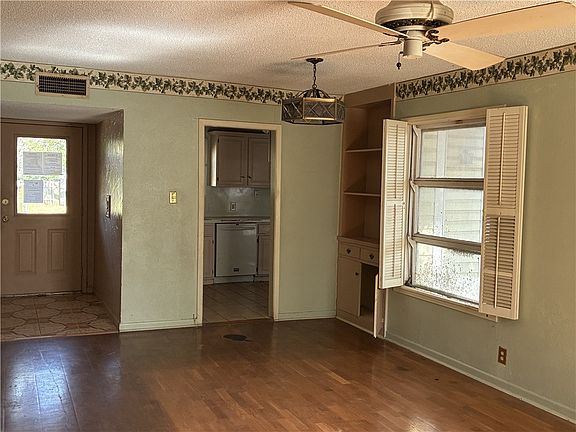 2nd image of 4234 Dakin Pl