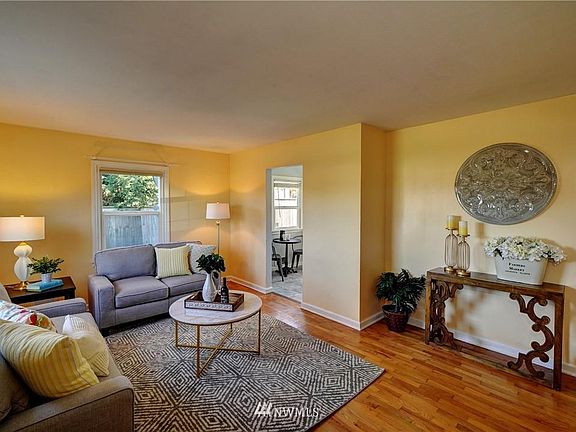 2nd image of 4420 N 15th St