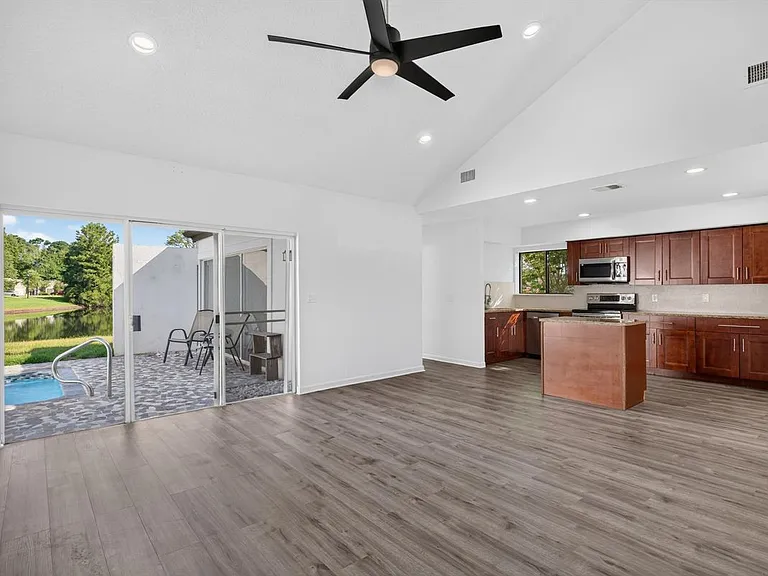 7812 Linkside Dr — Photo 5