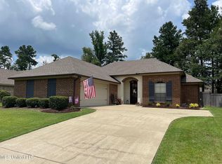 910 Timberton Dr, Pearl, MS 39208