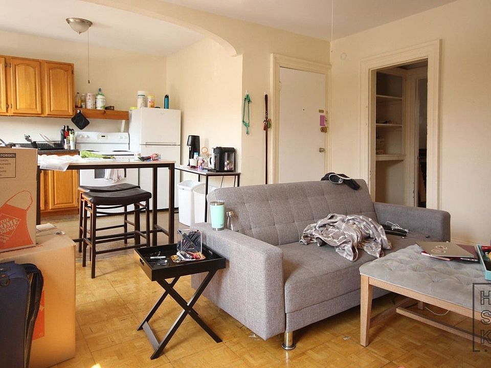 2nd image of 949 Bedford Ave APT 3
