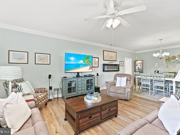3rd image of 26 Silverberry St Unit 90