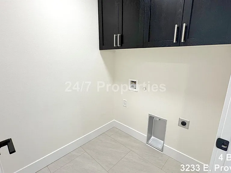 3233 E Province Ct — Photo 7
