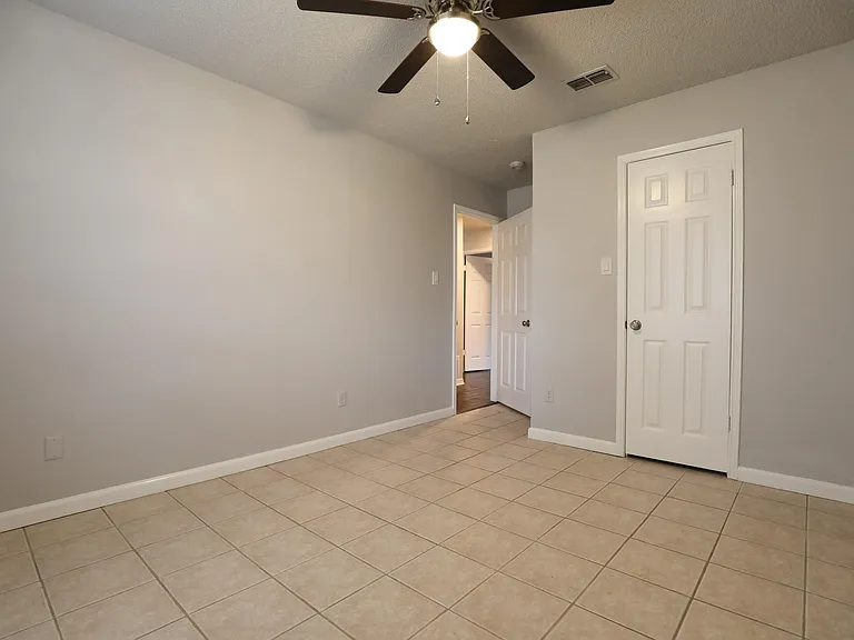 1816 Chatham Dr — Photo 18