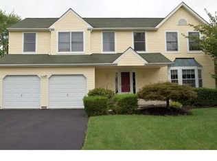 105 Pioneer Dr, Lansdale, PA 19446