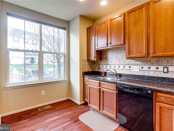 3rd image of 3010 Chinkapin Oak Ln