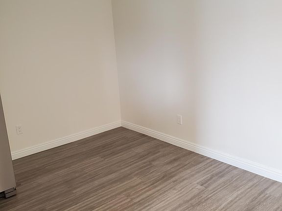 4th image of 522 N Alexandria Ave #11A