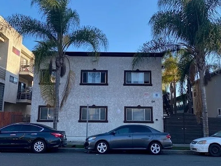 Newly Remodeled Beautiful 1 Bedroom/ 1 Bathroom Apartment! With Parking! — Photo 6