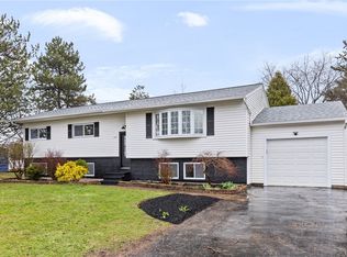 148 Summer Sky Dr, Rochester, NY 14623
