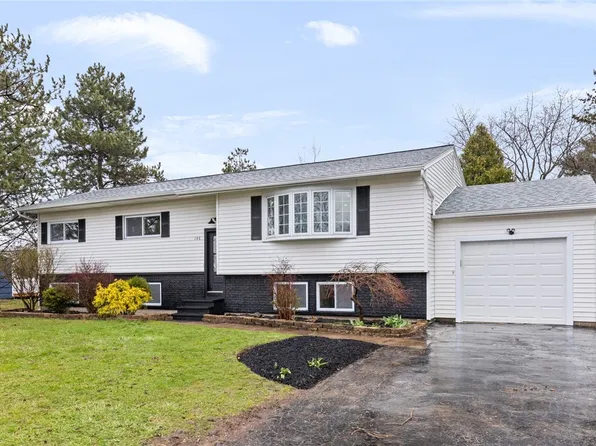 148 Summer Sky Dr, Rochester, NY 14623