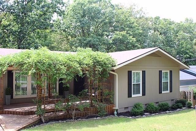 1st image of 9 Adams Ln