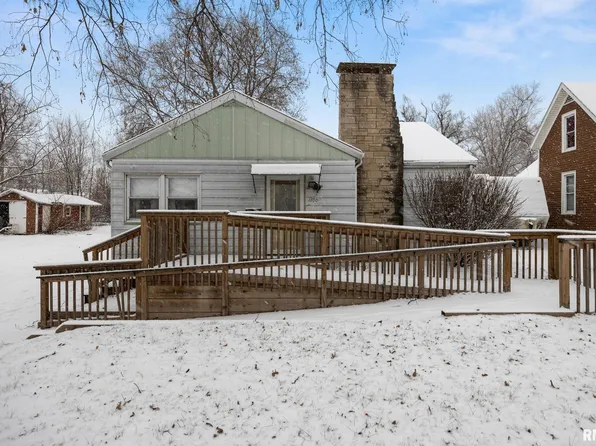 1100 S 3rd St, Pekin, IL 61554